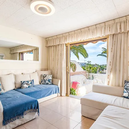 Sunny Oasis Getaway