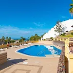 Daire Sunny Oasis Getaway *