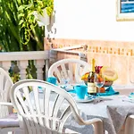 Sunny Oasis Getaway Daire
